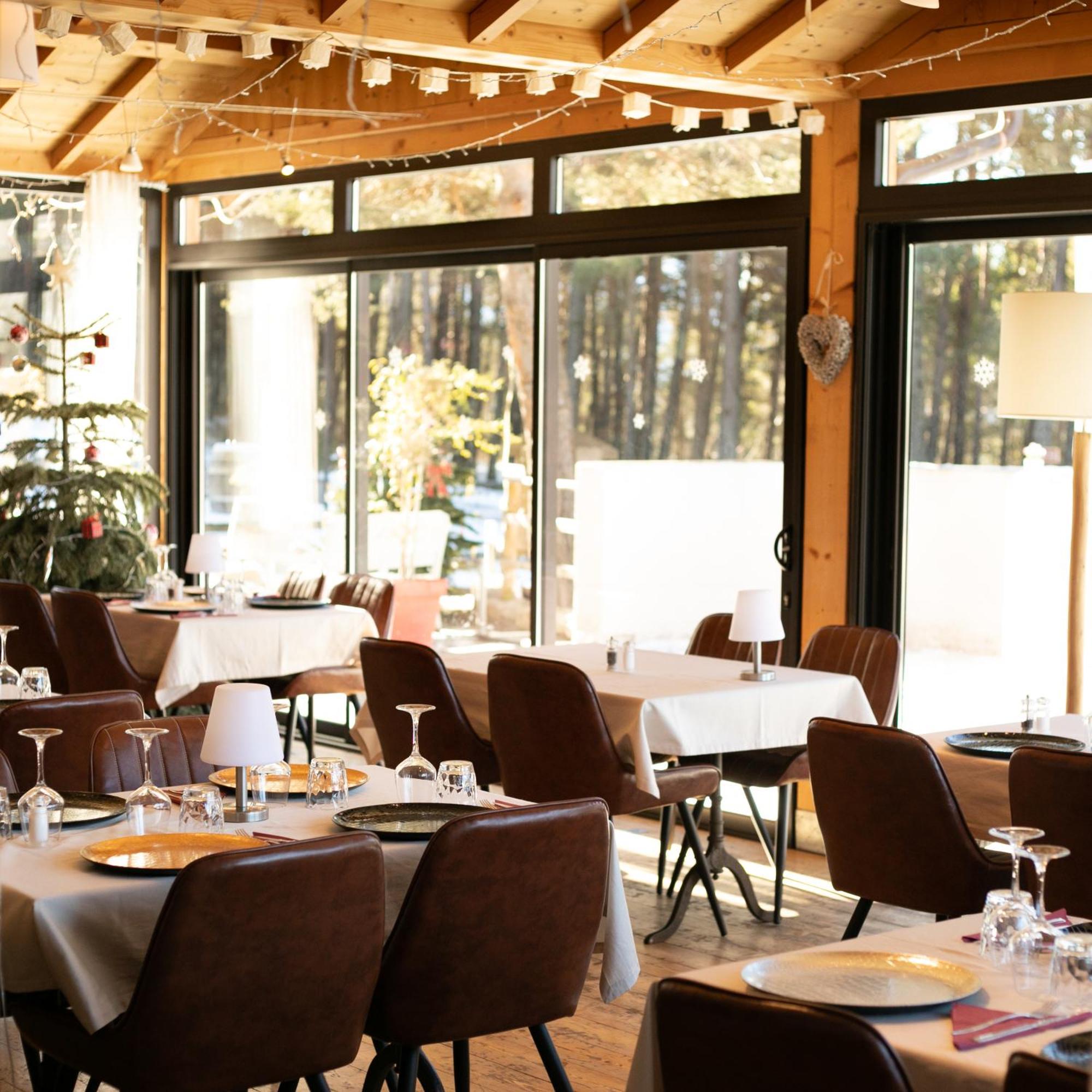 Domaine De L'Adoux Hotel Монклар Екстериор снимка