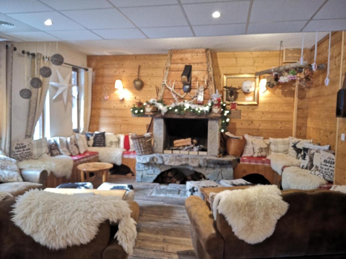 Domaine De L'Adoux Hotel Монклар Екстериор снимка